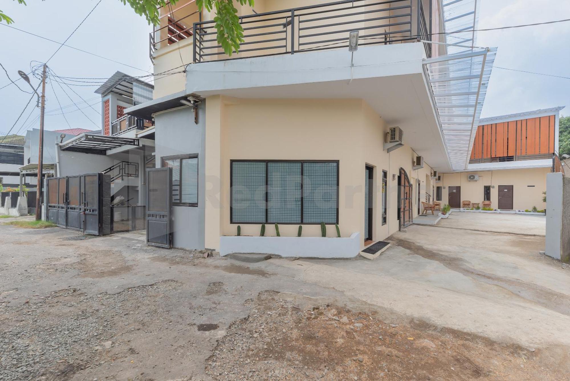 Rumah Panda Guesthouse Redpartner Tangkil  Esterno foto